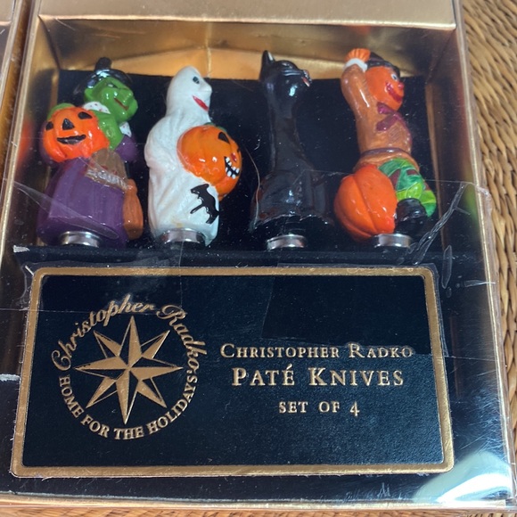 CHRISTOPHER RADKO Halloween Set Of 4 Pate Knives 2 Sets New in Box - Picture 2 of 9